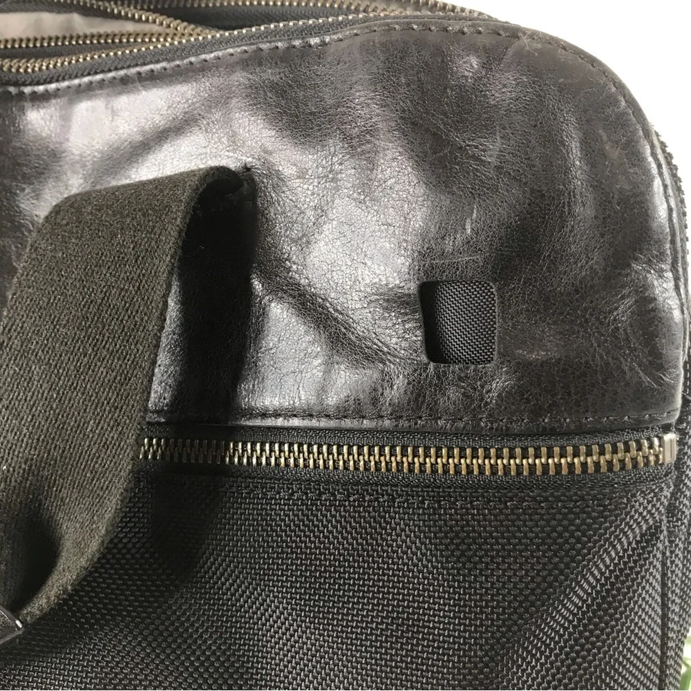 TUMI BLACK LEATHER NYLON BRIEF CASE LAPTOP COMPUTER MESSENGER CROSSBODY BAG